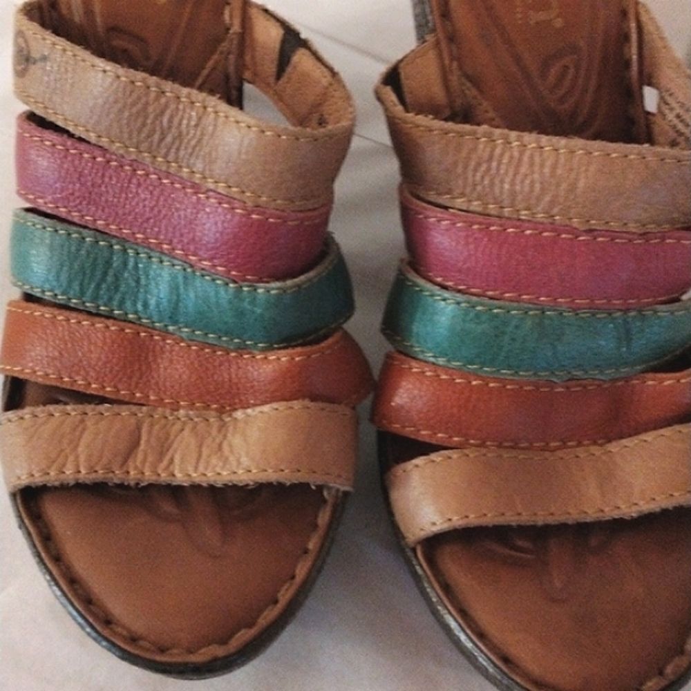 Born Platform Sandals - Picture 2 of 12